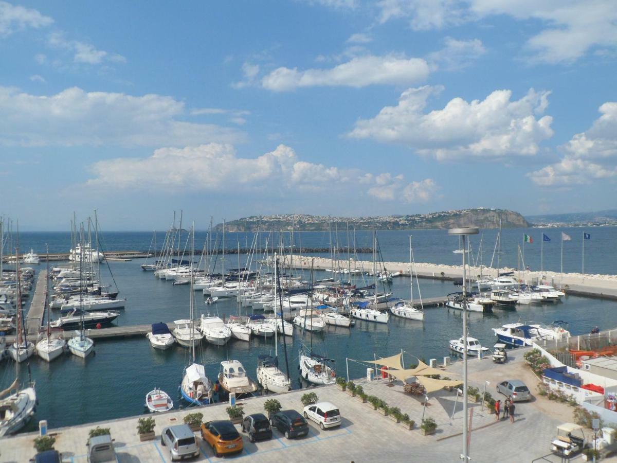 Casa Vacanze"Il Tramonto" Procida Exterior foto